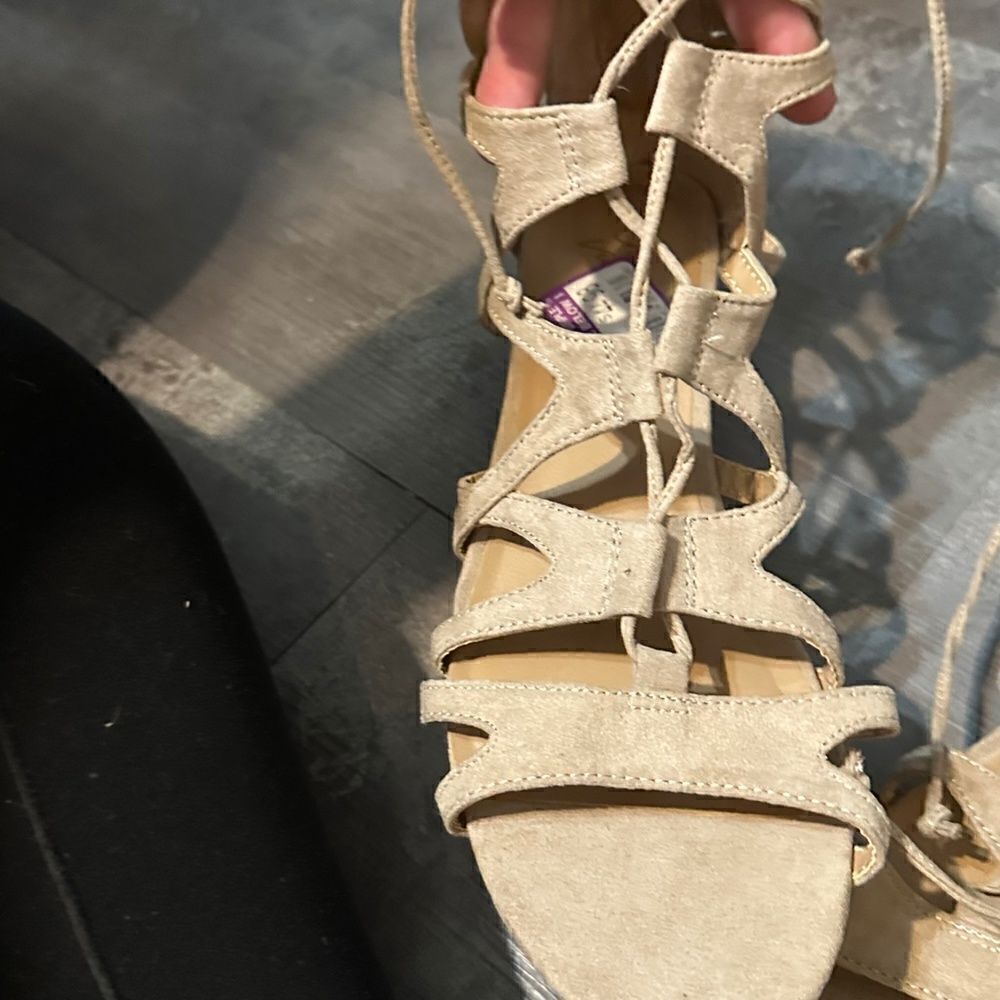 Crown Vintage Lace Up Sandals EUC - Picture 2 of 4
